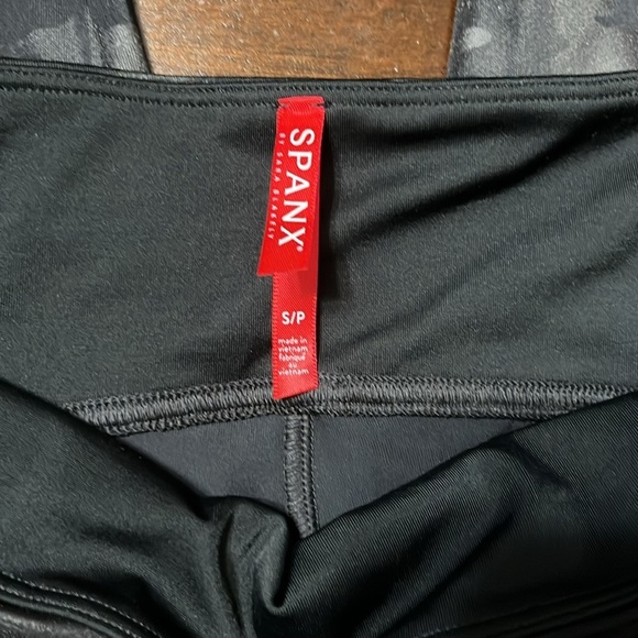 Spanx faux legging - Picture 3 of 5